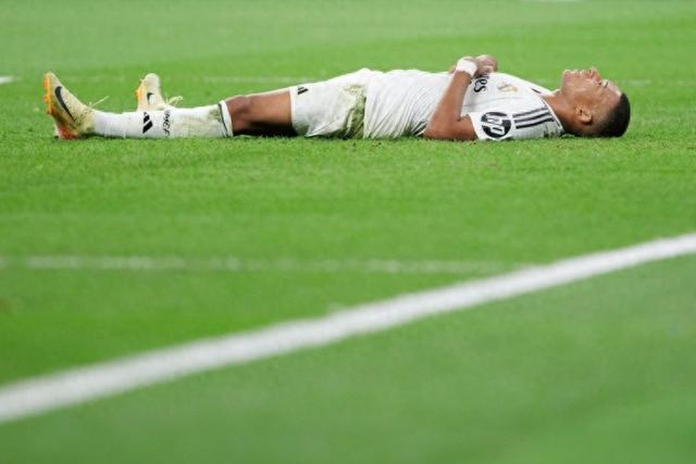 4战3负跌出争冠区！又一伪强队被打回原形，大牌云集却打不了硬仗