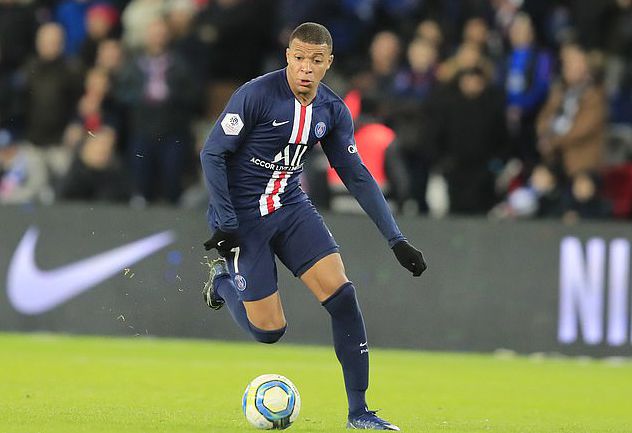 [中超]林良铭头球破门 北京国安取得领先