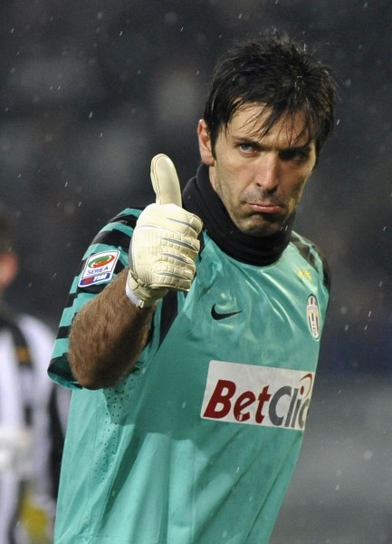 姆巴佩力荐皇马签法国防守新星！切尔西换帅后，恩佐梦想加盟皇马